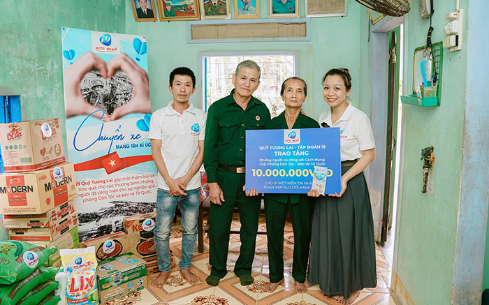 Hình ảnh đội ngũ chuyên gia giàu kinh nghiệm trong lĩnh vực đánh giá app nổ hũ uy tín